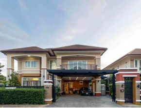 Airport&Old City 5min by Car,4BDR,4Bath,Pool Villa
